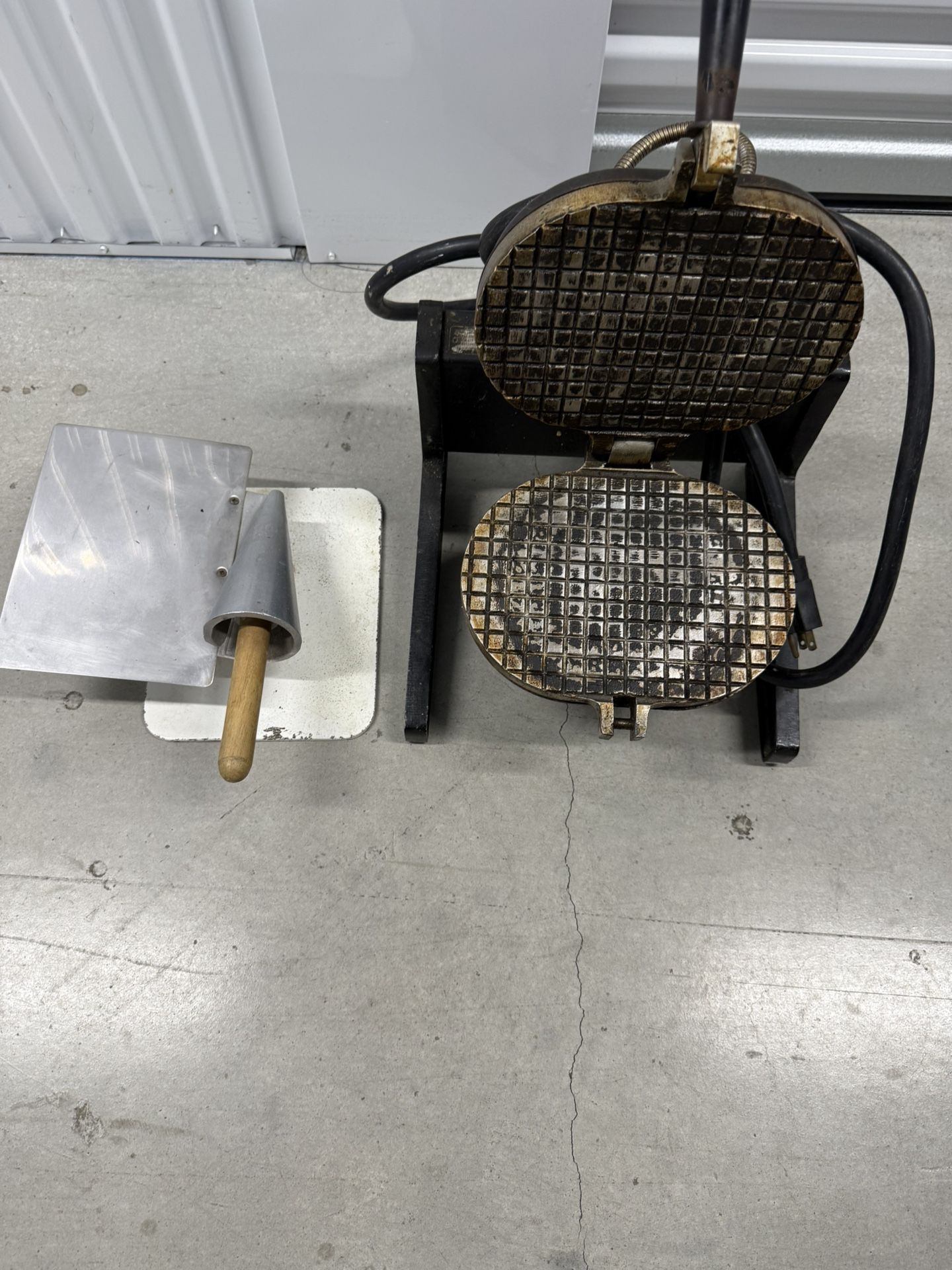 Commercial Grade Ice Cream Cone Maker