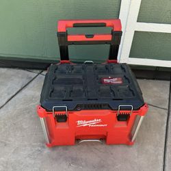 Milwaukee Rolling Tool Box
