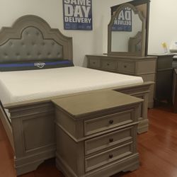 *Limited Inventory!!!*---Charming Frisco Queen/King Bedroom Sets---From $799!!!---Delivery And Financing🤭