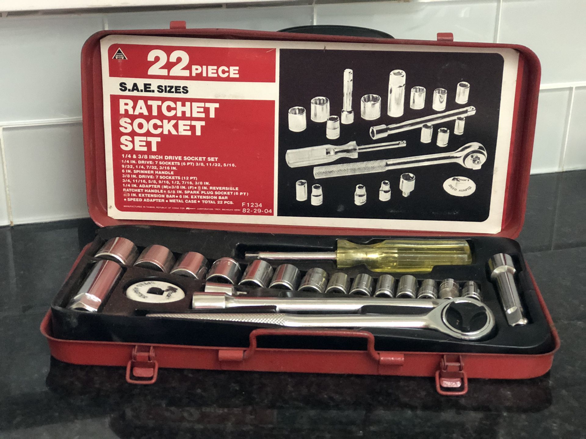 Old 22-piece Ratchet Socket Wrench Set