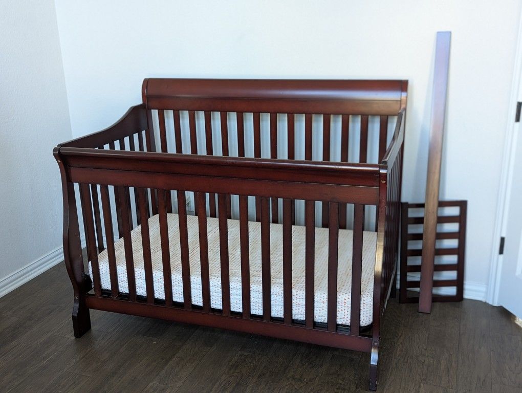 Delta children Canton in Convertible Crib