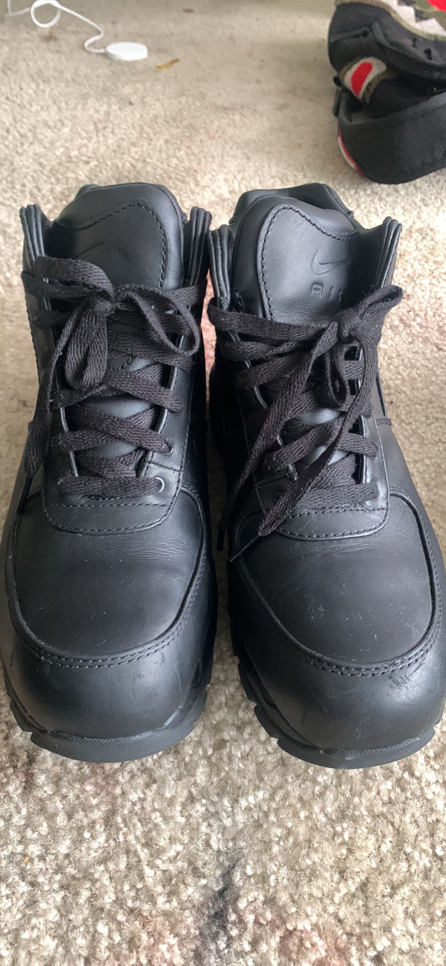 Nike Boots Size 10.5 Men