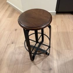 2 Bar Stools
