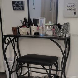 Vanity Make Up Set Includes Black Metal Table And Seat 