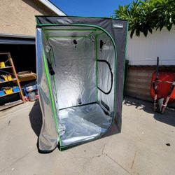 4x4 Vivosun Grow Tent  Trade For A 12pk