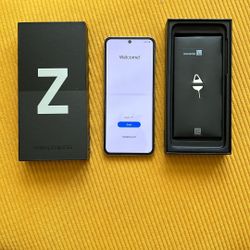 Galaxy Z Flip3.   Unlocked