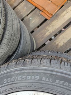 Set of tires 235/55/R19