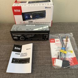 New open Box Boss audio system Model 611UAB Bluetooth MP3 Radio 200 Watts