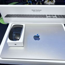 Like New Apple MacBook Air M2 Chip