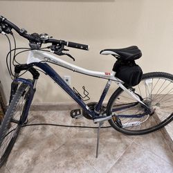 Specialized “Ariel Sport “ High Performance 8 Speed Bicycle! 