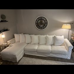 Ivory Harlanda Sectional Couch w/Storage