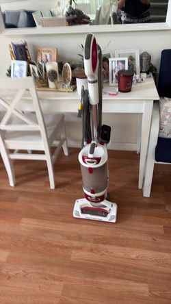 Shark professional, vacuum cleaner works perfect excellent condition never lose action with attachment