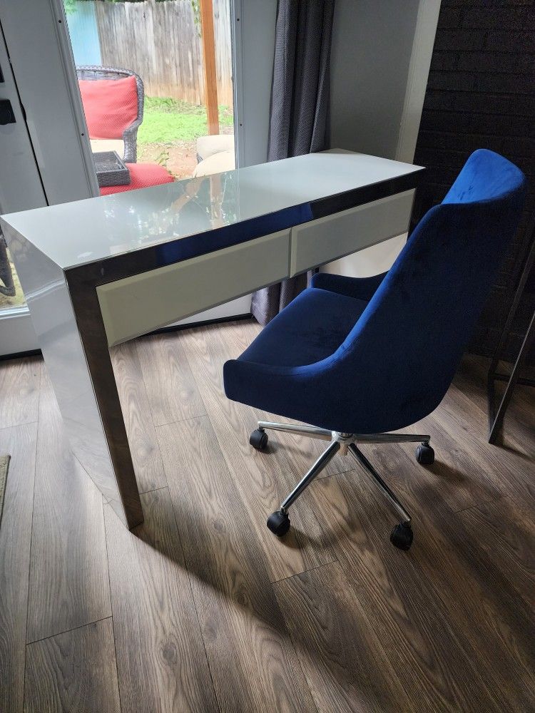 Modern Desk With Chair