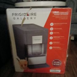 FRIGIDAIRE GALLERY Ice maker