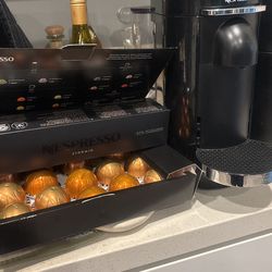 Nesspressso Machine With Coffee Pods