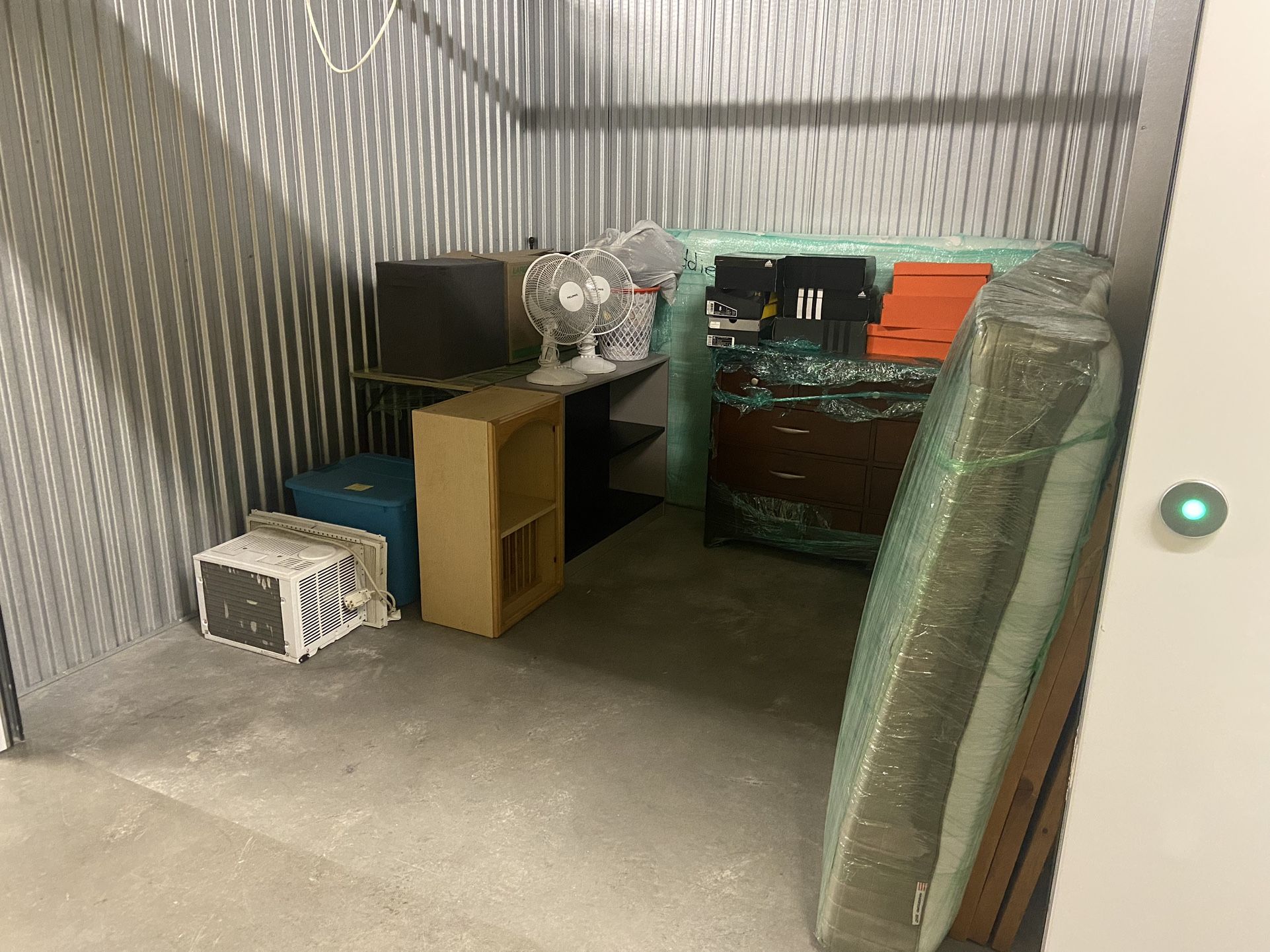 College Dorm Apartment Items