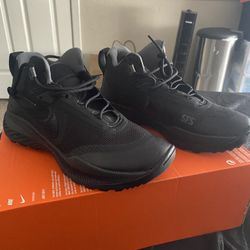 Nike react SFB carbon