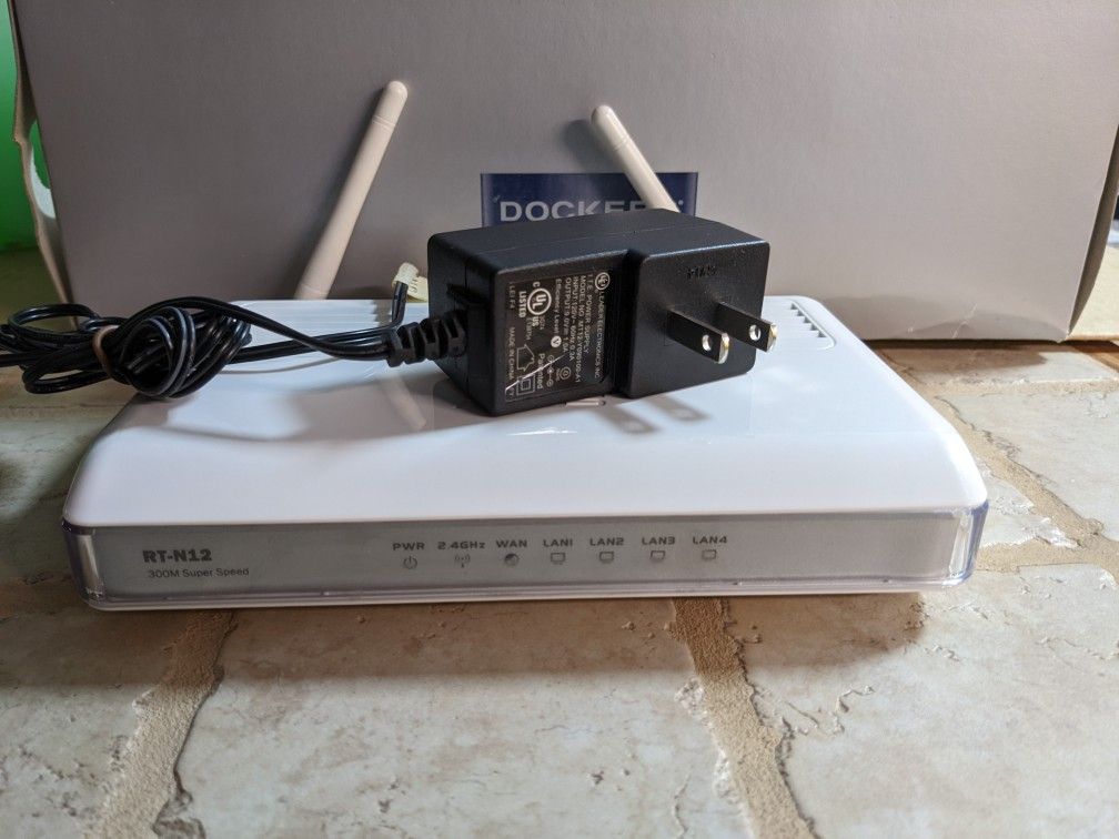 ASUS RT-N12 Wireless Router/Extender (Tomato firmware)
