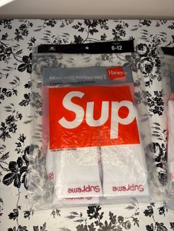 Supreme x Hanes Crew Socks 2-Pack