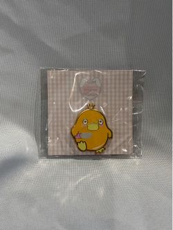Chaotic Ducky with Knife Enamel Gold Pin - Usagi x Usagi