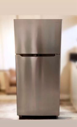 Insignia 18 Cu Ft Stainless Steel Refrigerator - Excellent Condition - $375