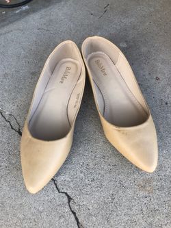 Women’s flats size 10