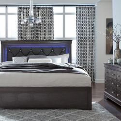 Brand New Queen Bedroom Set LED