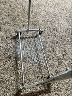rack to hang up clothes
