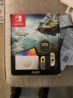 Nintendo Switch Zelda OLED w / Collector Box