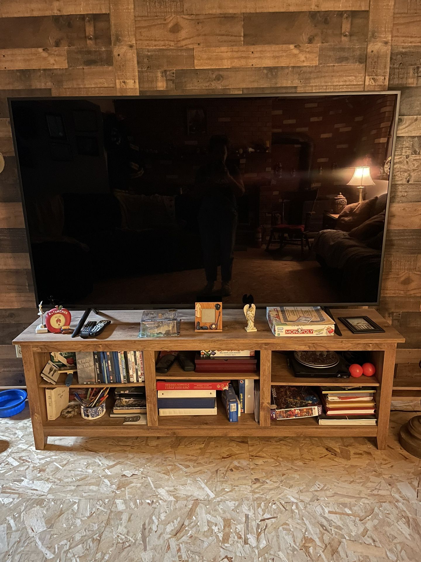 75 Inch Smart TV 