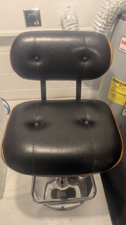 bar stool