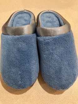 Néw Isotoner Womens microterry pillowstep satin blue slippers size 6.5-7