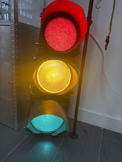 Vintage Stop Light (OVERSIZED LIGHT)