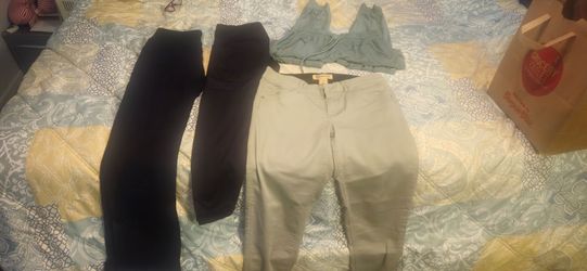Women's pants, fits size 10-12