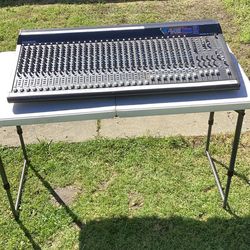 Mixer Mackie SR32 4 Vlzpro.        $200