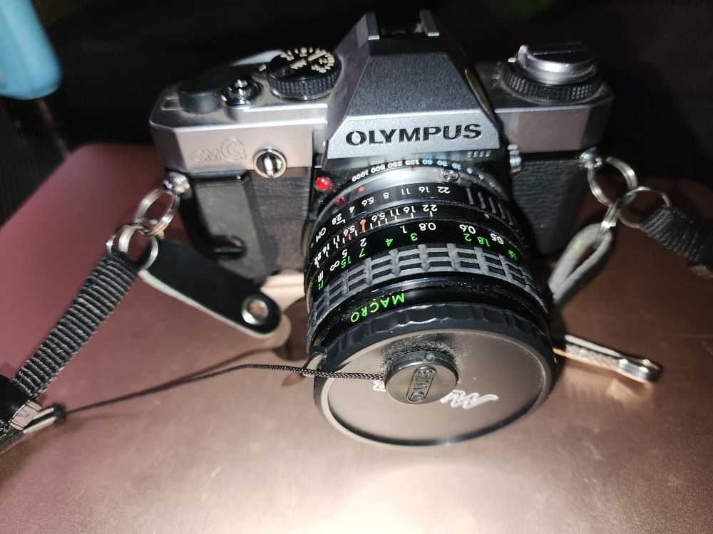 OLYMPUS OM-G/OM 10 35 MM FILM CAMERA