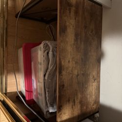 Free Desks Mobile/ Non Mobile 