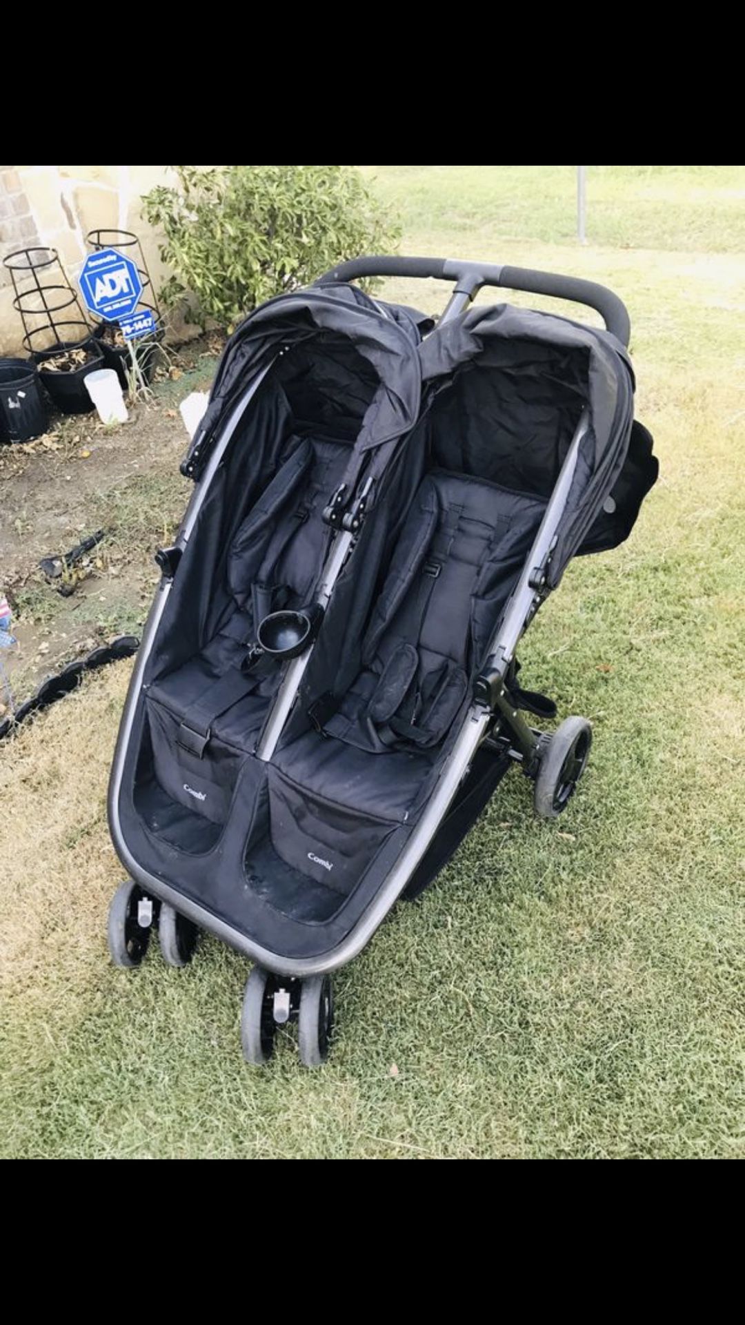 Double stroller/ Carreira doble $90