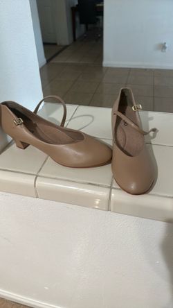 Shoes women  size 9/ y medio M
