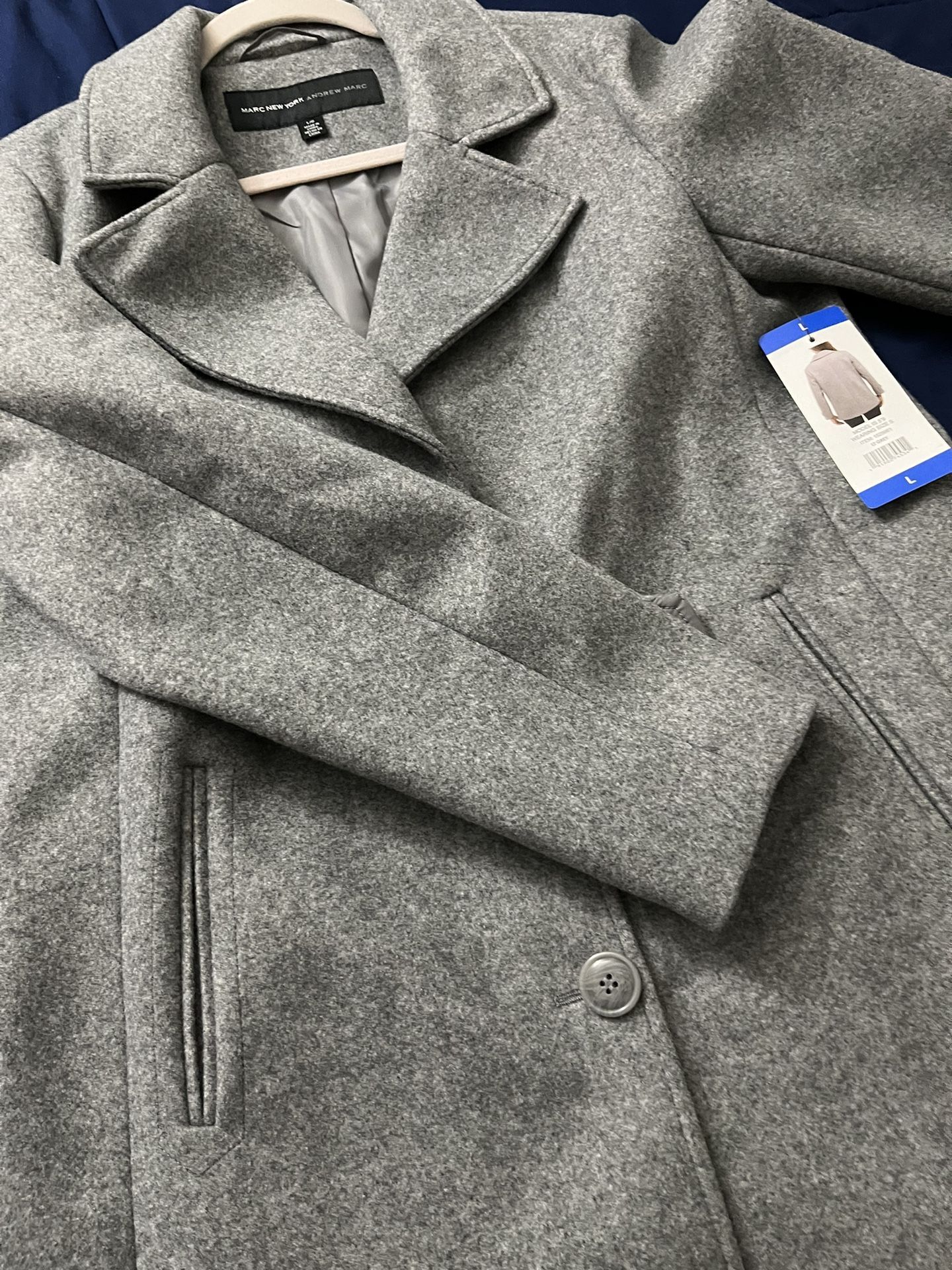 It’s A Beautiful Jacket In Size L The Color Is light Gray It’s Brand New Never Been Worn Made By MARC New York It’s For Women’s