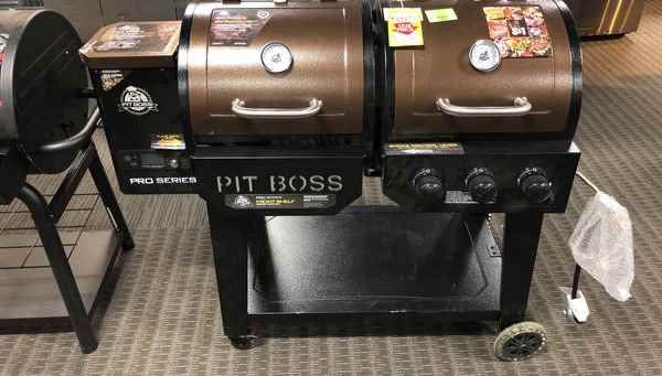 Pit Boss Dual Smoker AND Propane Grill Q5A for Sale in Houston, TX