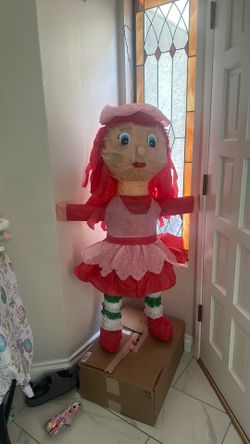 strawberry shortcake piñata