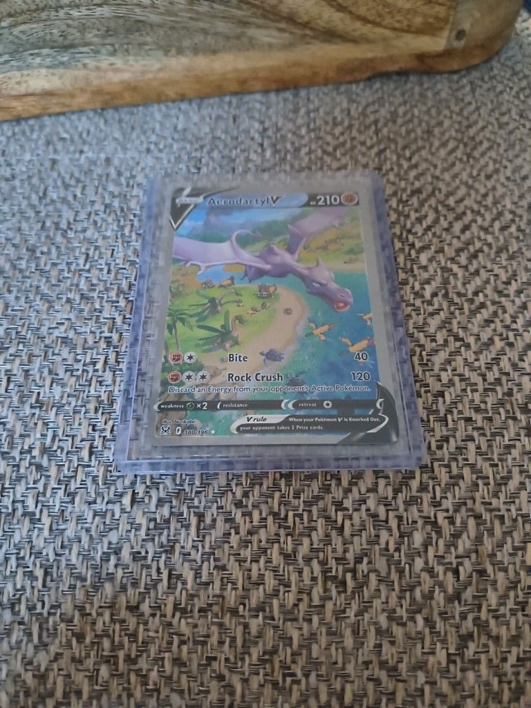 Pokemon Aerodactyl V