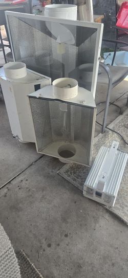 3 Grow Lights And Balast $200