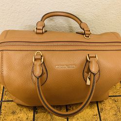 Excellent Handbag • Authentic Micheal Kors Pebble Leather Satchel Handbag (Riverside)