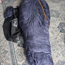 REI Magma 15F Unisex Medium Wide-New