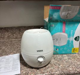 Vicks 3 in 1 Sleepy Time Humidifier, Diffuser, and Night Light
