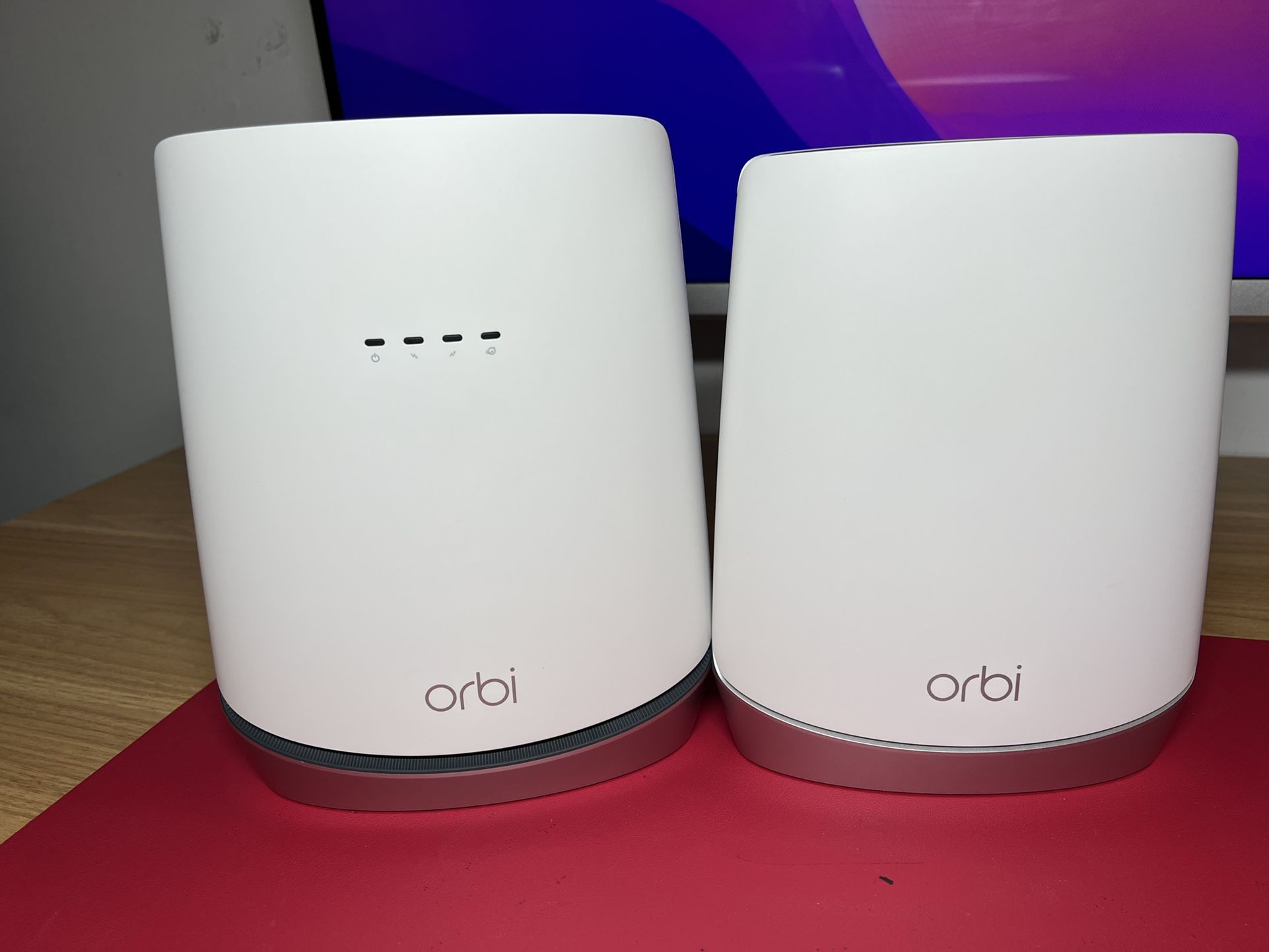 NETGEAR - Orbi Tri-Band AX4200 CBK752 Mesh WiFi System with 32x8 DOCSIS 3.1 Cable Modem