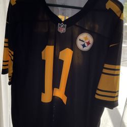 Nike On Field Pittsburgh Steelers DRI FIT Jersey. Very Nice ! 