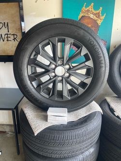 Toyota Tundra / Land Cruiser 20" Rims and Tires